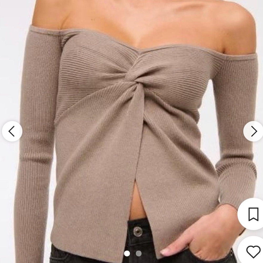 Abercrombie&Fitch Off-Shoulder Twist Front Sweater
